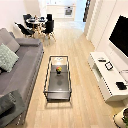 Exclusive 2Br! Apartment In Center +Netflix +Gym ワルシャワ エクステリア 写真