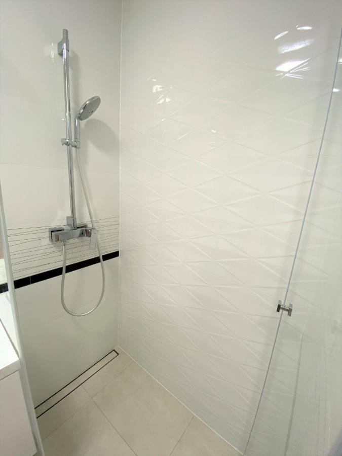 Exclusive 2Br! Apartment In Center +Netflix +Gym ワルシャワ エクステリア 写真