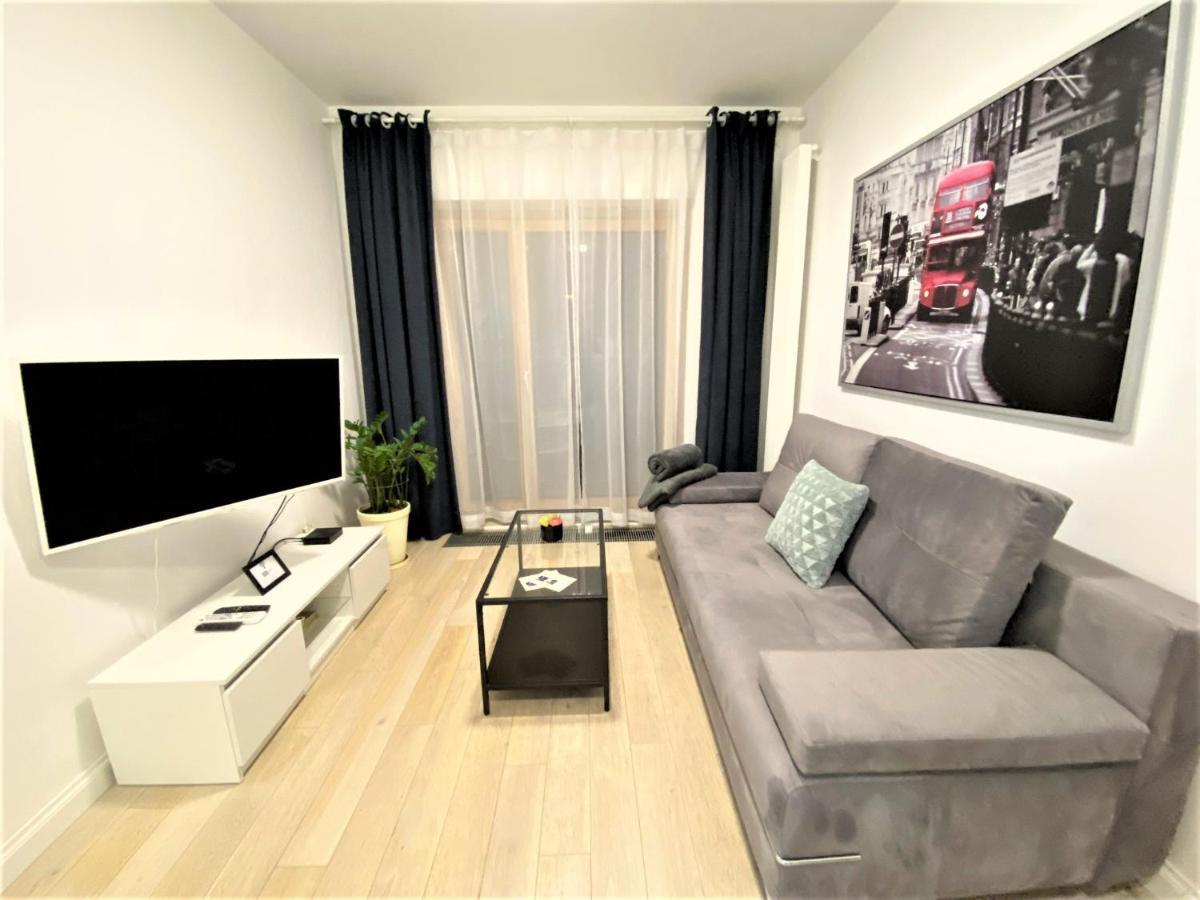 Exclusive 2Br! Apartment In Center +Netflix +Gym ワルシャワ エクステリア 写真