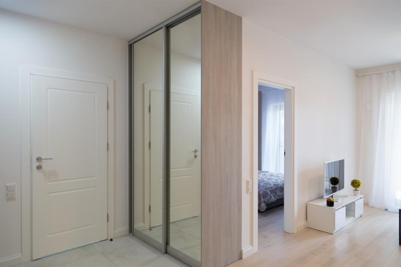 Exclusive 2Br! Apartment In Center +Netflix +Gym ワルシャワ エクステリア 写真