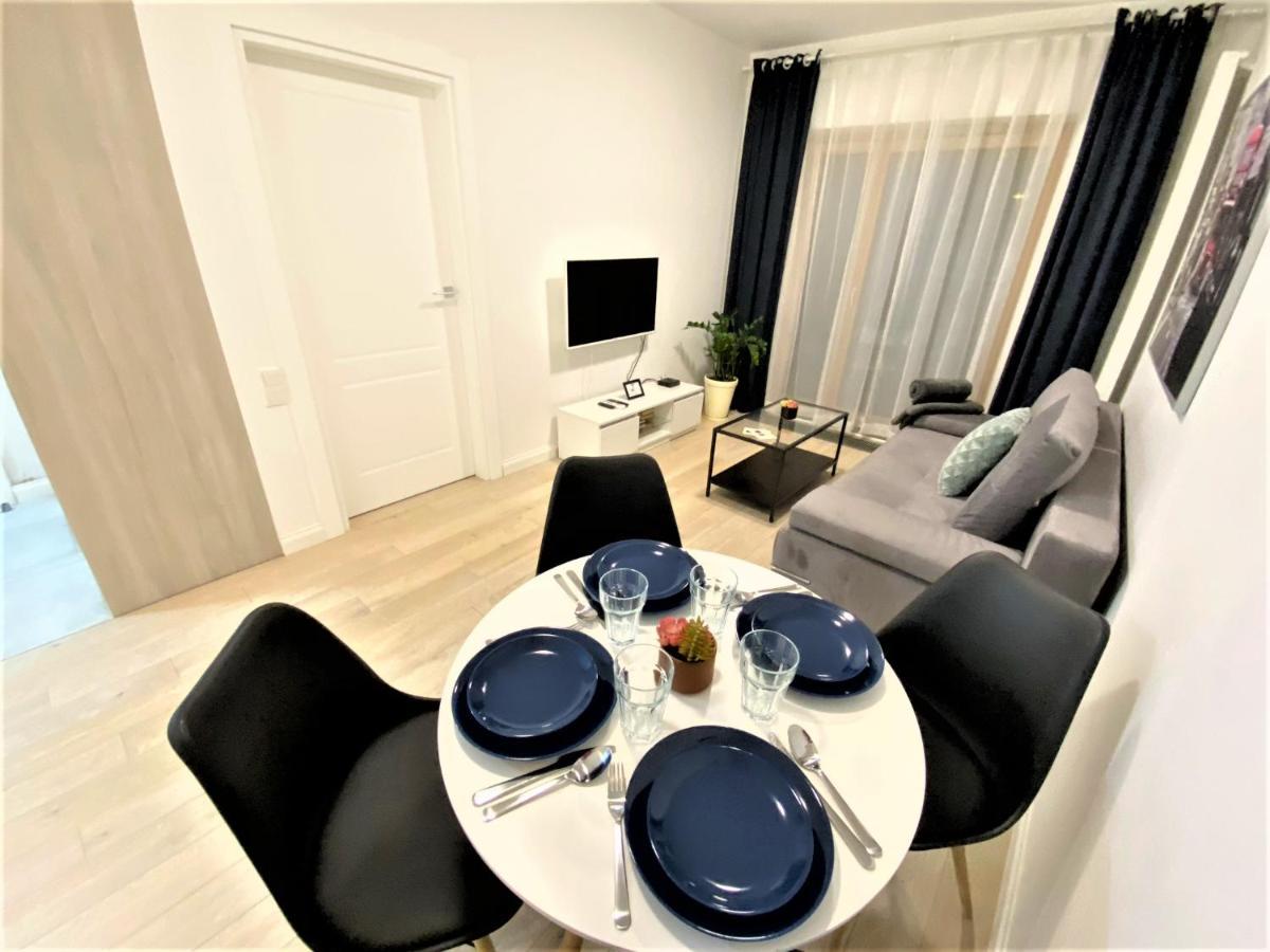 Exclusive 2Br! Apartment In Center +Netflix +Gym ワルシャワ エクステリア 写真