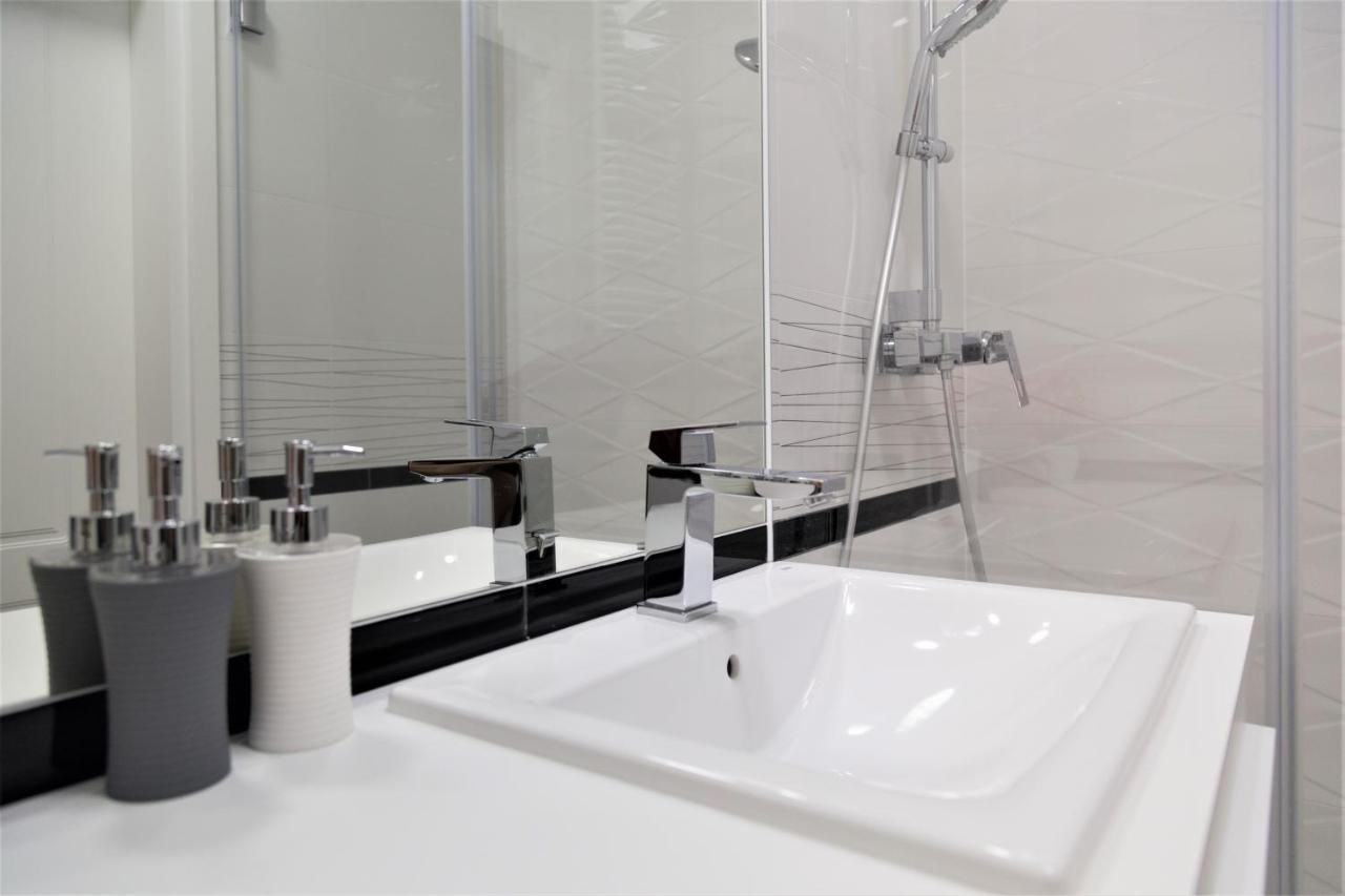 Exclusive 2Br! Apartment In Center +Netflix +Gym ワルシャワ エクステリア 写真