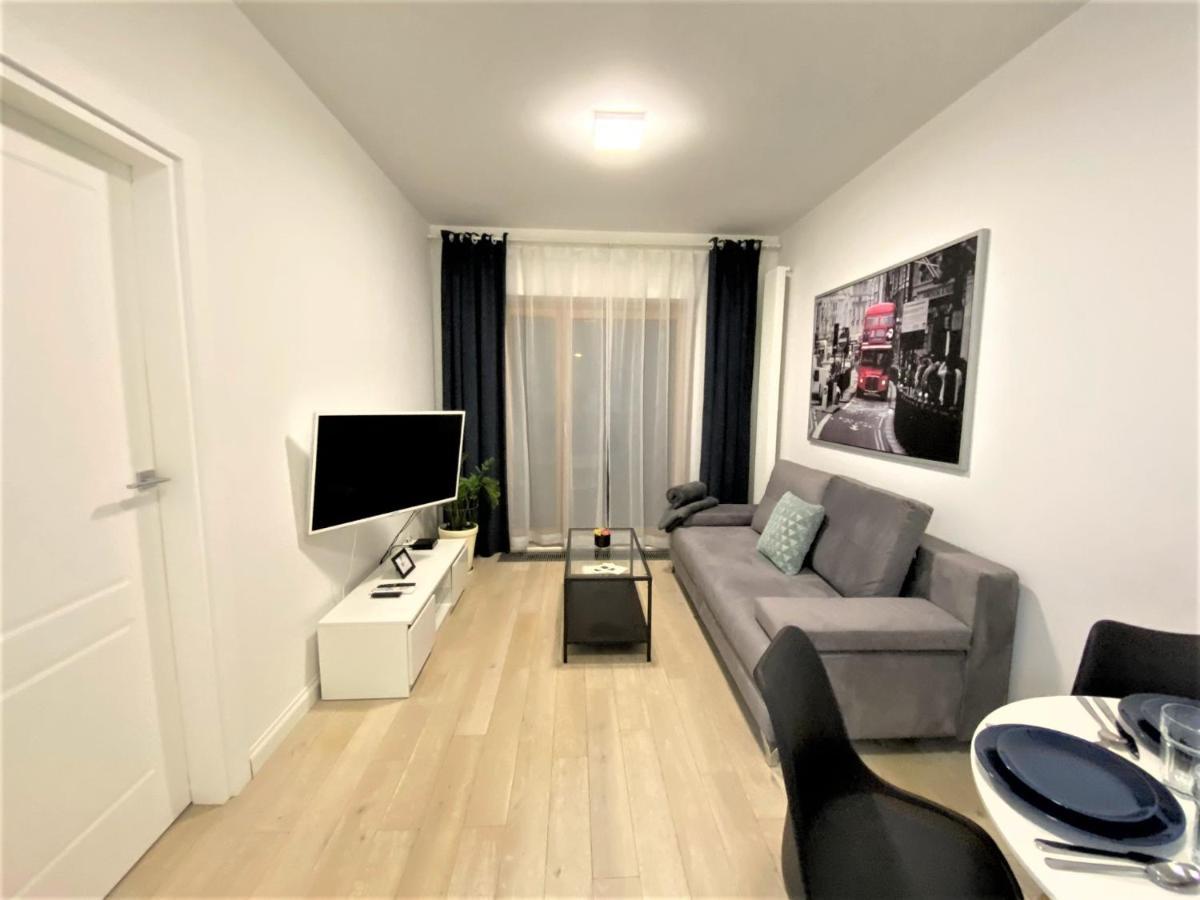 Exclusive 2Br! Apartment In Center +Netflix +Gym ワルシャワ エクステリア 写真